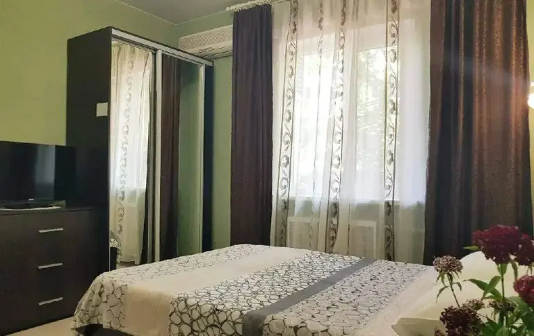 Семейный номер на Тельмана