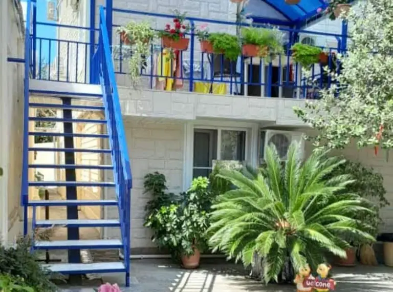 Приморский дворик