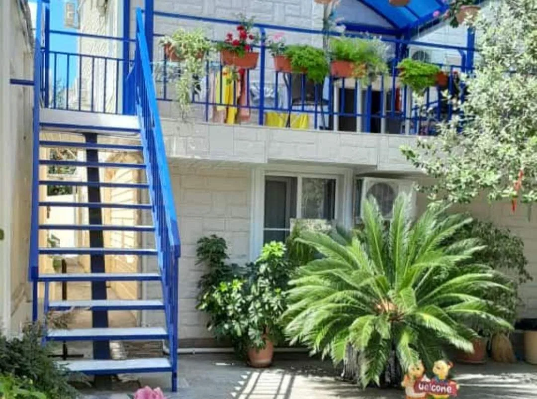 Приморский дворик