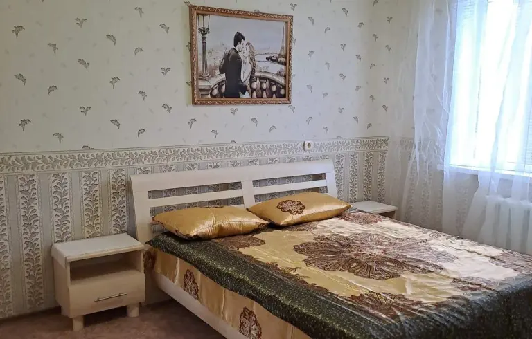 Двухкомнатная квартира на Победе 111
