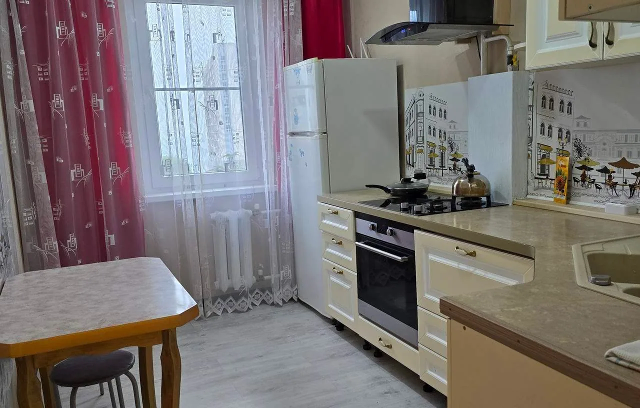 Двухкомнатная квартира на Победы