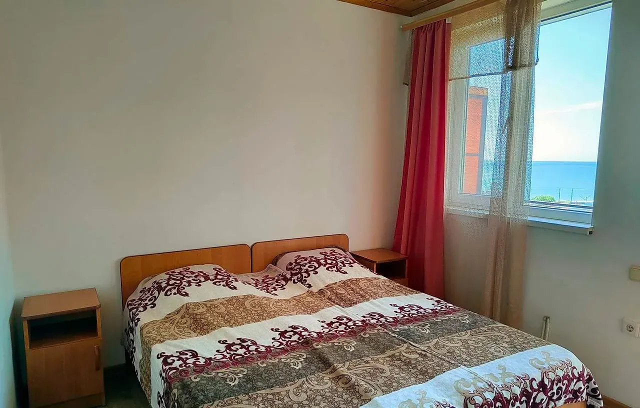 Frigat, Лоо — photo 11