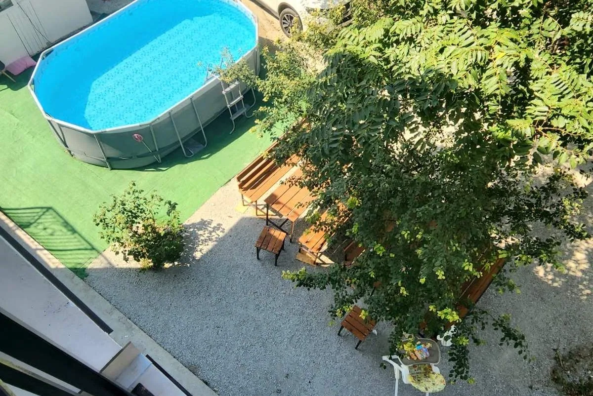 Roze House